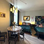 Yoonik Apartment